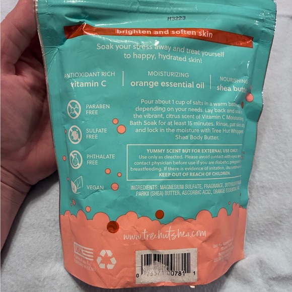 Tree Hut Vitamin C Moisturizing Bath Soak - 16 oz - Picture 3 of 6